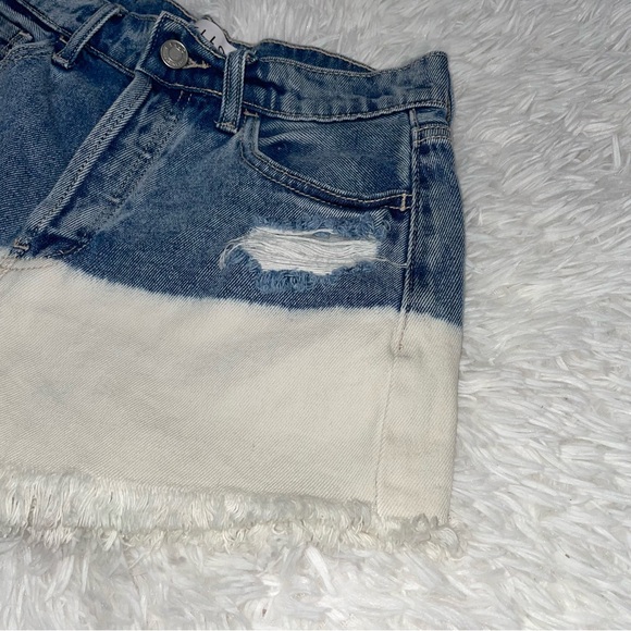 Cello Button Fly Raw Hem Distressed Ombre Shorts Size S - Picture 3 of 9